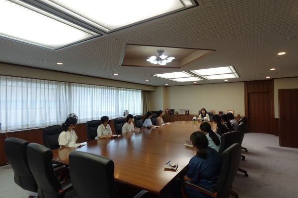 庁舎訪問学習の様子